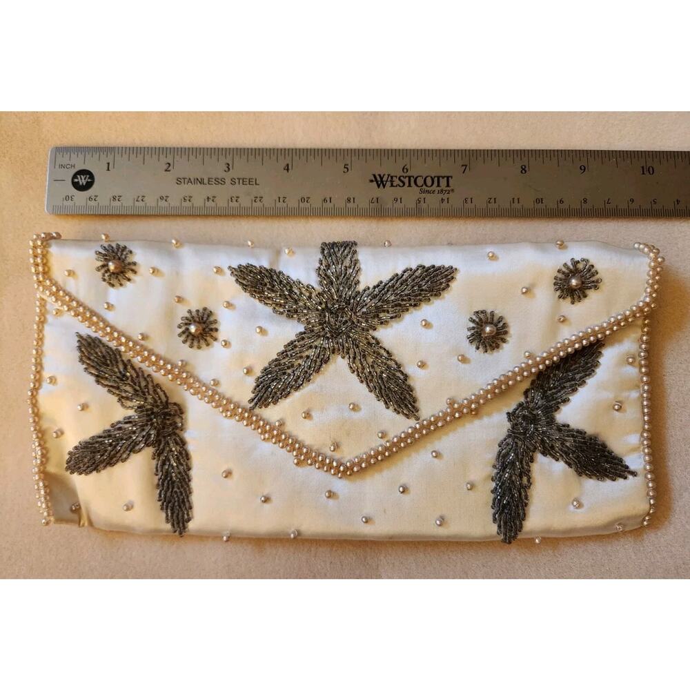 Vintage Japan La Regale Satin Beige W/Seed Beads & Pearls Beaded Purse Clutch